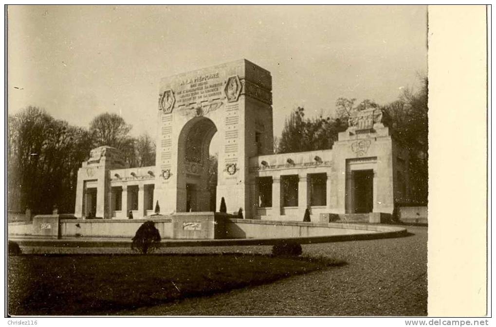 Monument à La Mémoire De L´Escadrille Lafayette - Aviazione