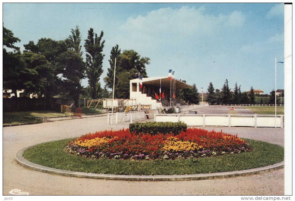 STADE MUNICIPAL - Givors