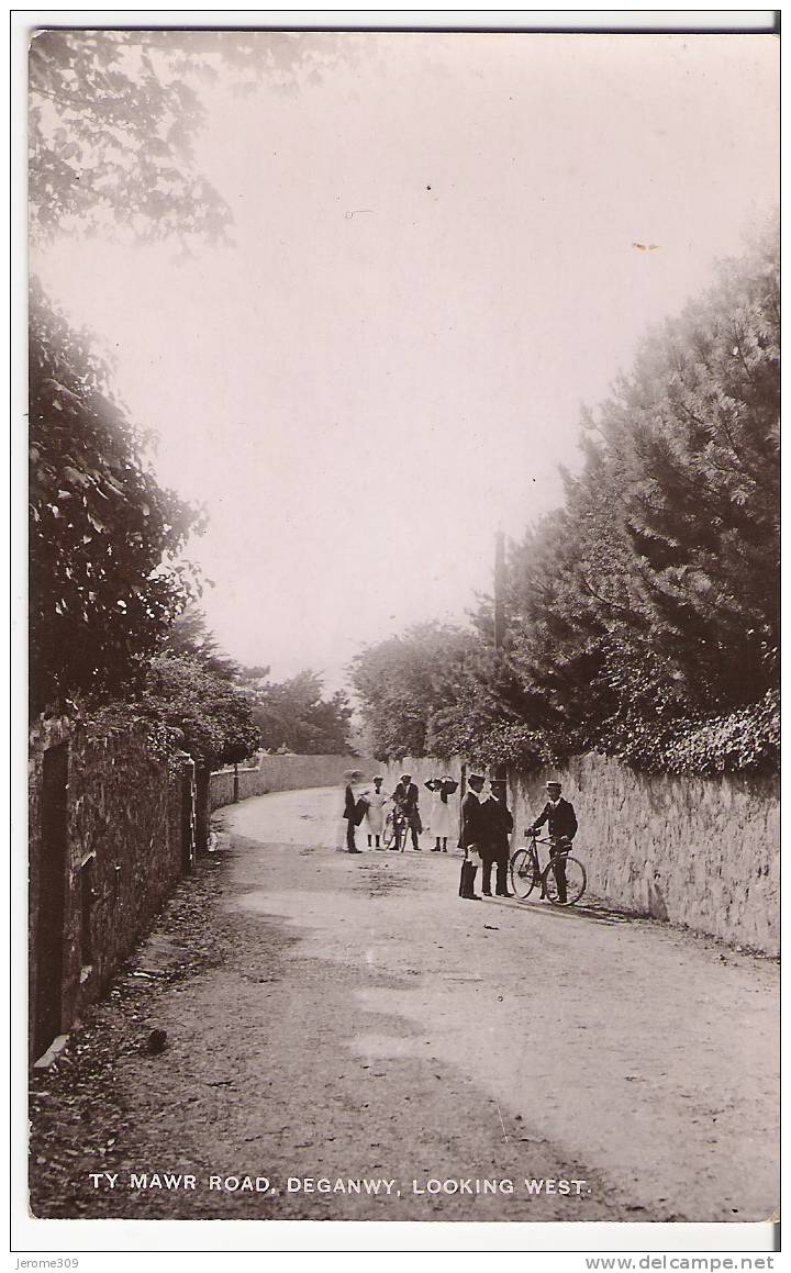 ROYAUME-UNI - PAYS DE GALLES - WALES - DEGANWY - CPA - Deganwy, Conwy, Ty Mawr Road - Looking West - Caernarvonshire