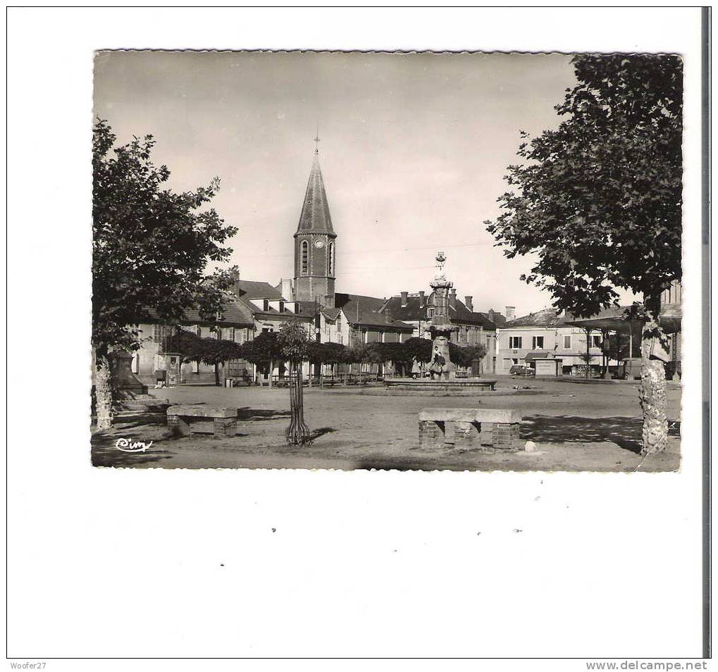 CPSM   RABASTENS DE BIGORRE  Un Joli Coin De La Place Centrale - Rabastens De Bigorre