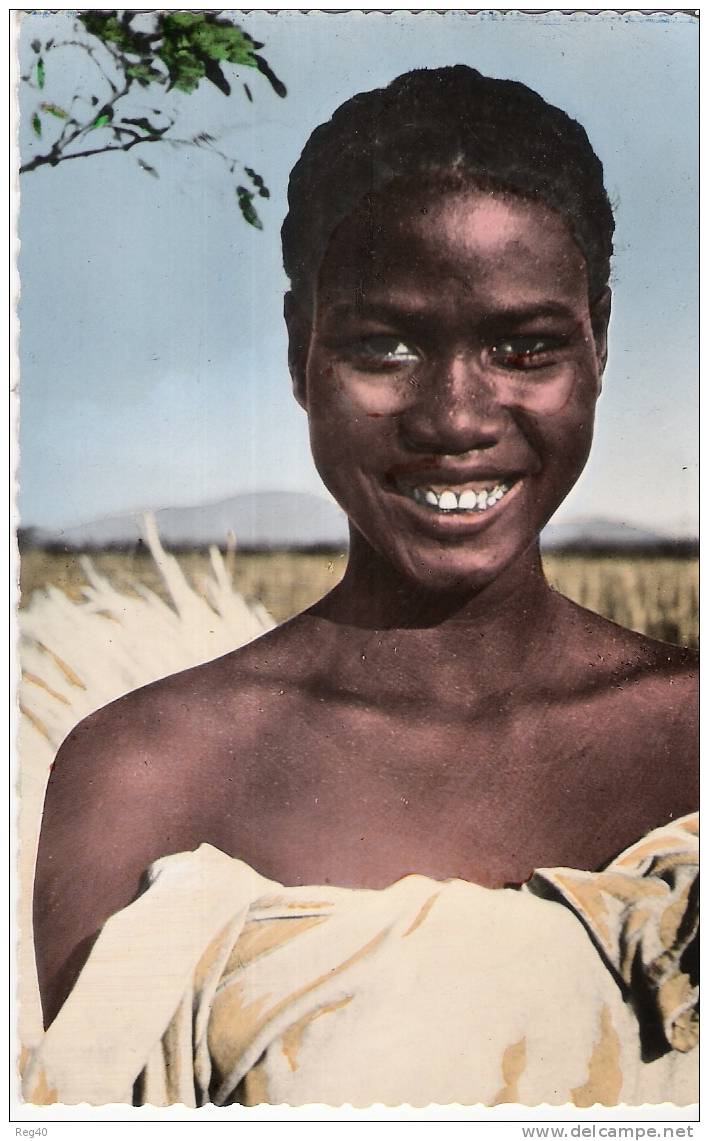 ASIE -  JEUNE FILLE AU SIZAL - Timor Oriental