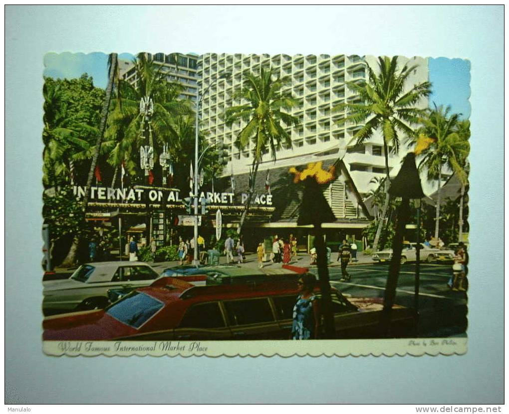 Hawaii - Honolulu - Kalakaua Ave. And The Entrance To The International Market Place Waikiki Beach - Honolulu