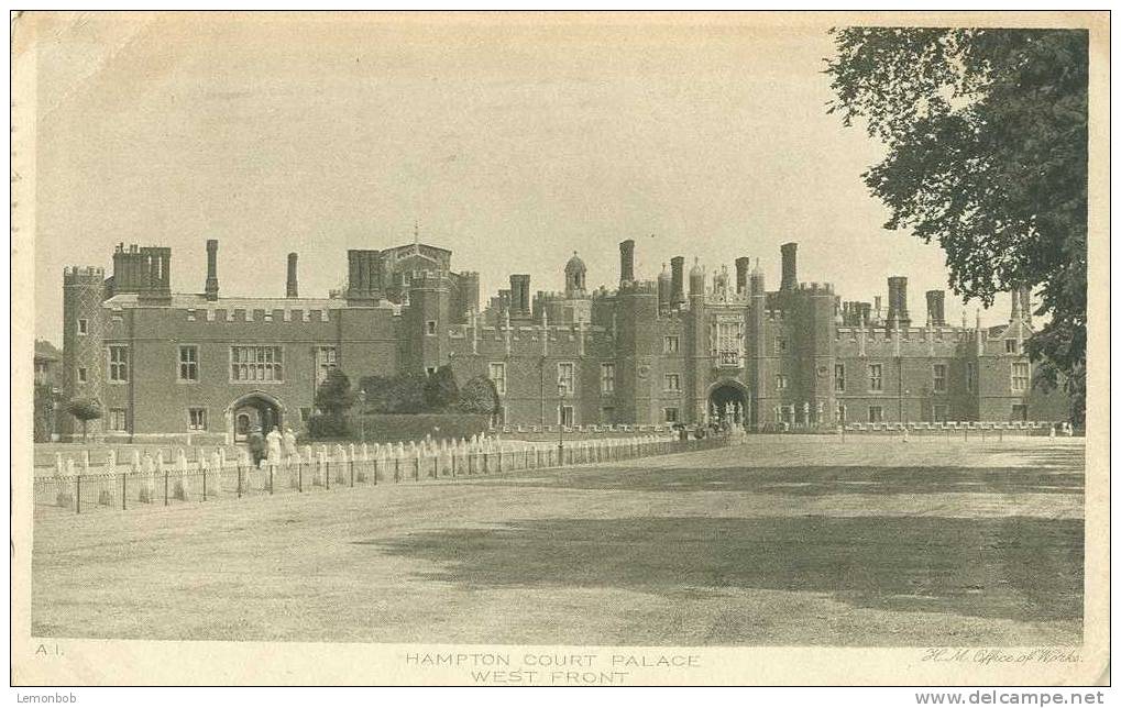 Britain United Kingdom - Hampton Court Palace, West Front, London Old Postcard [P1431] - London Suburbs