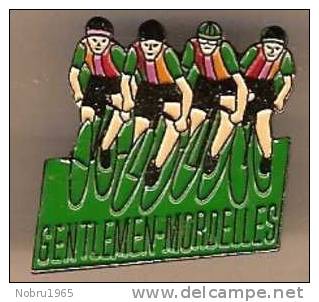 Pin´s Cyclisme Gentlemen . MORDELLES . 35 Ile Et Vilaine - Cycling