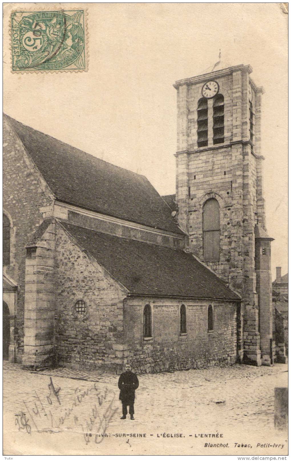 IVRY-SUR-SEINE L EGLISE L ENTREE ANIMEE - Ivry Sur Seine