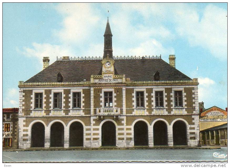 Neuville-du-Poitou. La Mairie. - Neuville En Poitou