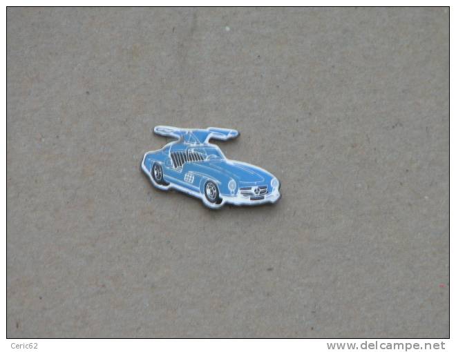 PINS  VOITURE MERCEDES 300 SL BLEUE - Mercedes