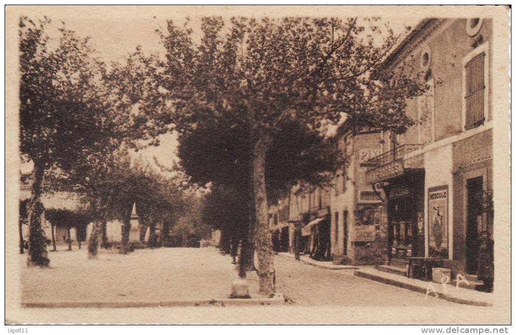 2. VIELMUR-SUR-AGOUT - Esplanade Et Monument Aux Morts - Vielmur Sur Agout