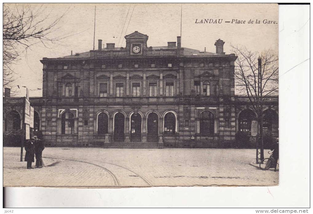 LANDAU  Place De La Gare - Landau