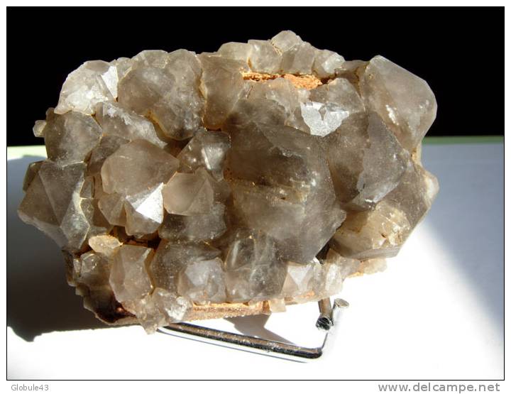 QUARTZ ENFUME ET BARYTINE 6,5 X 4 CM LA CHAISE DIEU - Mineralien