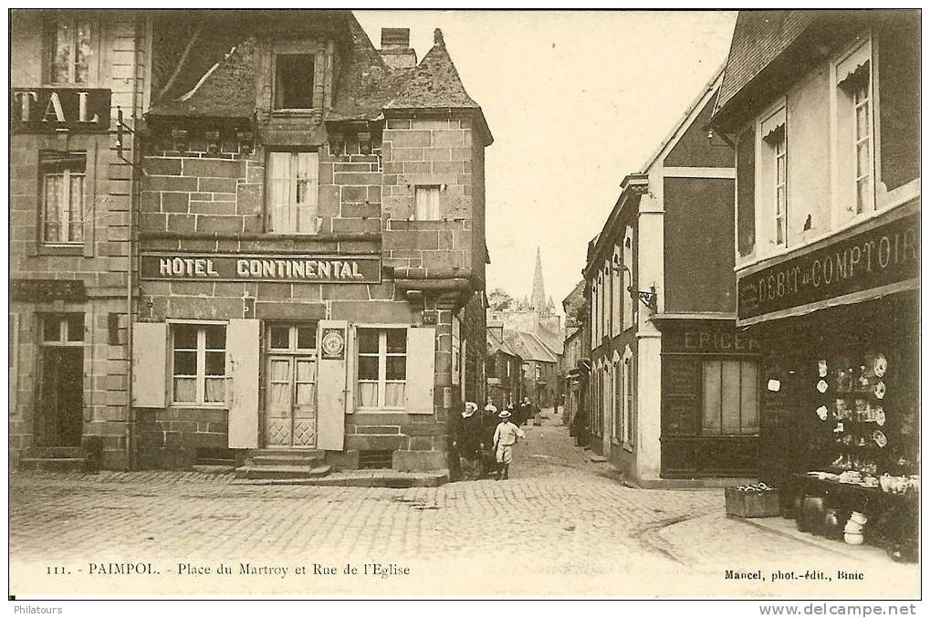 PAIMPOL  -  Place Du Martroy Et Rue De L'Eglise - Paimpol