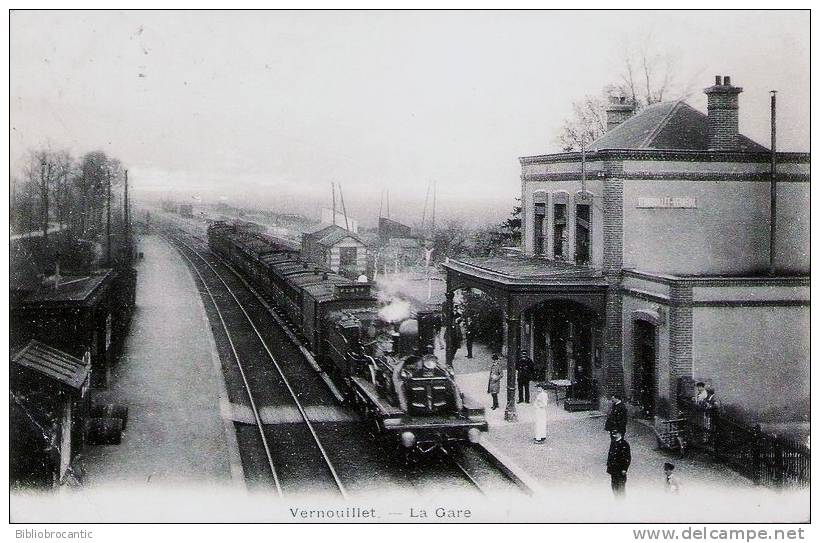 D78 - VERNOUILLET - ARRIVEE D´UN TRAIN EN GARE - Vernouillet