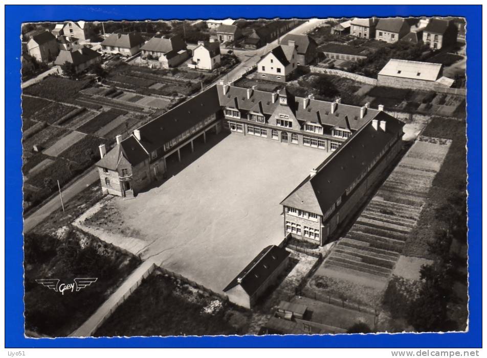 Callac Côtes D' Armor   La France Vue Du Ciel     Le Cours Complémentaire   Gde Dentelée : N&b  Bon état . - Callac