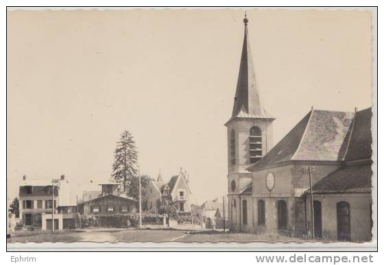 MARLY-LE-ROI - L'Eglise Et La Place - Marly Le Roi