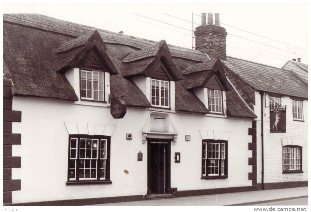 Ph-CPSM Angleterre Alford (Lincolnshire) The White Horse, Petit Format - Autres & Non Classés