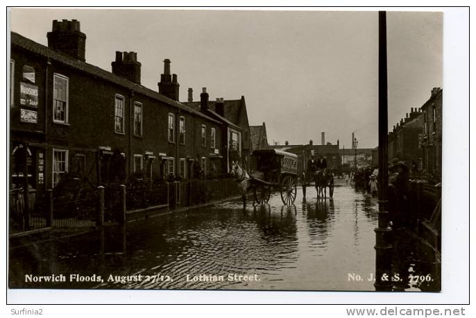 NORFOLK - NORWICH FLOODS - AUGUST 27 1912 - LOTHIAN STREET 7796 RP  Nf40 - Norwich