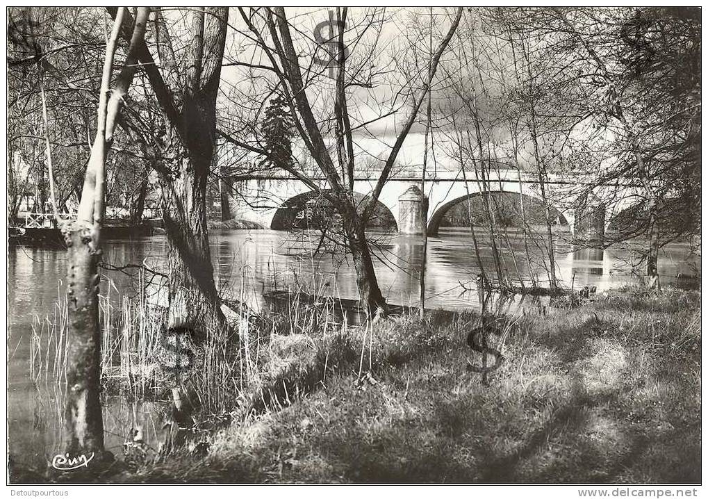 MONTBAZON Indre Et Loire 37 : Bords De L'Indre 1964 Pont - Montbazon