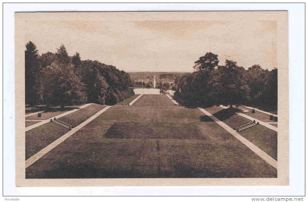 Château Du Chesnay Par VOUZON Perspective Sur L'Etang - Autres & Non Classés