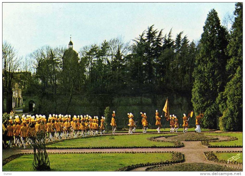 LE QUESNOY   -   Club Des Majorettes Quercitaines - Le Quesnoy