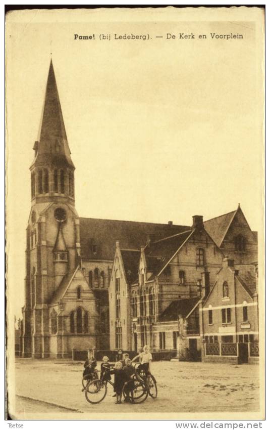 Pamel - De Kerk En Voorplein - Roosdaal