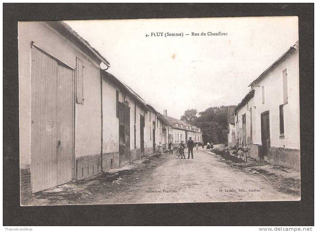 CPA 80 FLUY (envs Molliens Dreuil) No.4   Rue DU CHAUFFOUR, Animée,  Ed Ledent SOMME - Autres & Non Classés