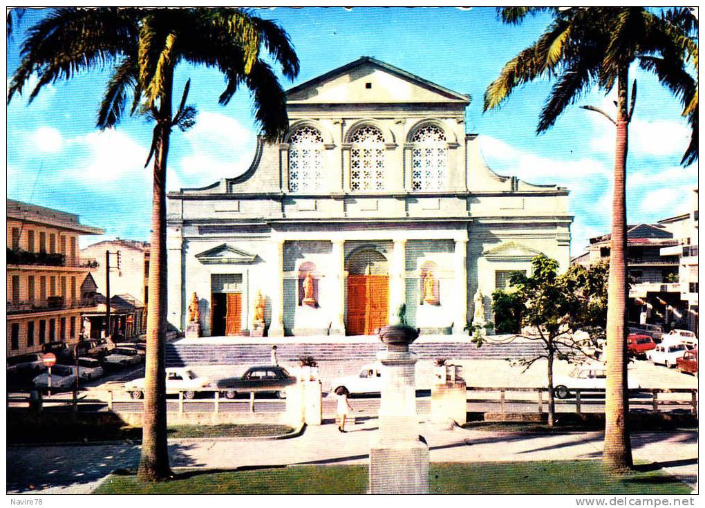 GUADELOUPE  LA GRANDE EGLISE DE POINTE A PITRE - Pointe A Pitre