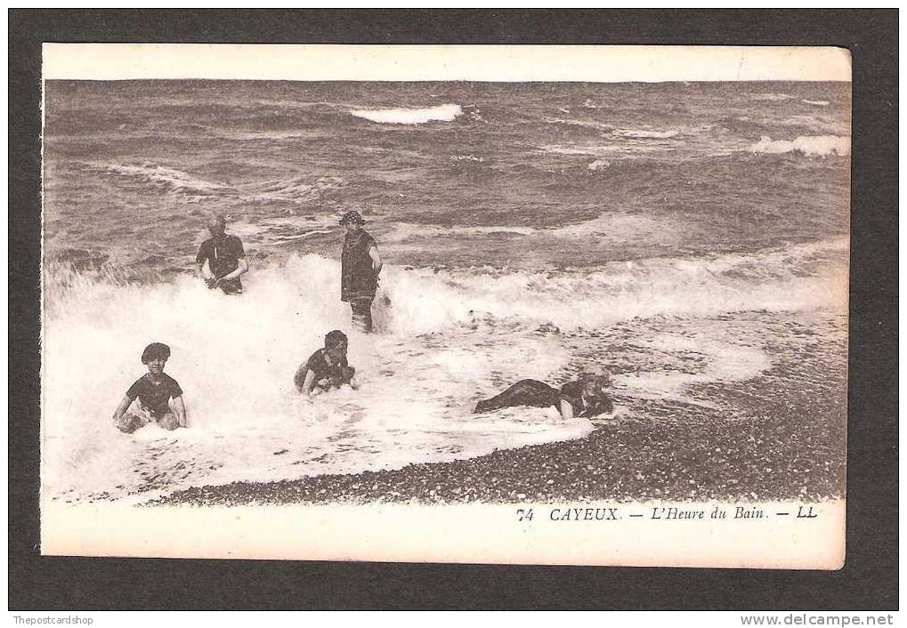 CPA 80 SOMME CAYEUX  74 L'HEURE DU BAIN CHILDREN ON THE BEACH  SWIMMING LL Louis Levy - Cayeux Sur Mer