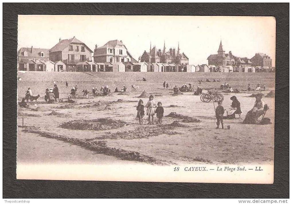 CPA 80 SOMME CAYEUX No.18  LA PLAGE SUD LL Louis Levy BUILDING SAND CASTLES BEACH SCENE - Cayeux Sur Mer