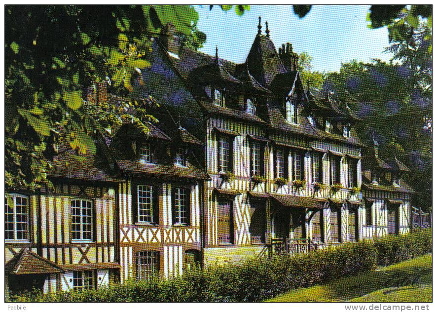 Carte Postale 27. Lyons-la-foret   Maison De Maurice Ravel  Trés Beau Plan - Lyons-la-Forêt