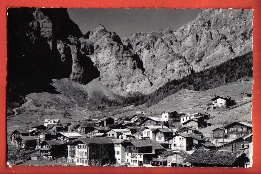 V404 Leukerbad, Dorfpartie Mit Gemmi.Vue Du Village De Loèche-les-Bains.Circulé.Gyger 10011 - Loèche