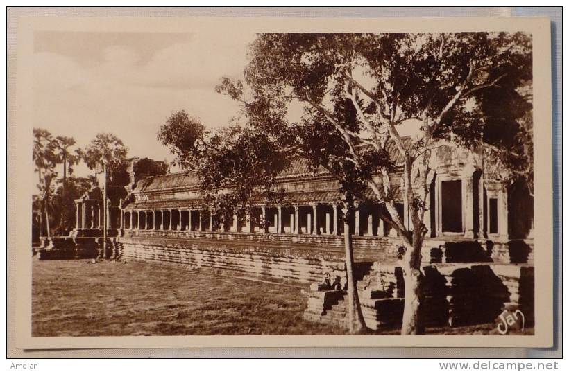 CAMBODIA / CAMBODGE, Old Unused Real Photo Postcard - 1910s-1920´s (estimated) - ANGKOR-VAT External Facade - F Fleury - Cambodge