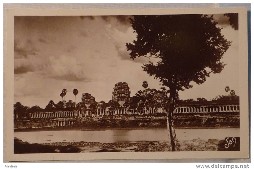 CAMBODIA / CAMBODGE, Old Unused Real Photo Postcard  1910s-1920´s (estimated) - ANGKOR-VAT View From Bungalow - F Fleury - Kambodscha