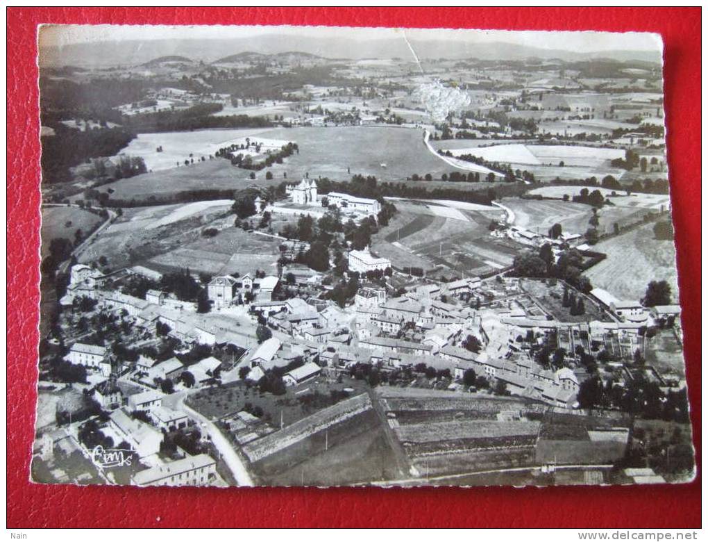 63 - LE VERNET LA VARENNE ( P De D ) - VUE GENERALE AERIENNE - CPSM  +  CACHET .... - Autres & Non Classés