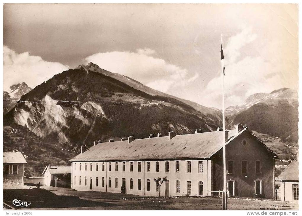 Bourg Saint Maurice ( Savoie) Les Casernes Des Chasseurs Alpins En 1958 , Photo Cim - Bourg Saint Maurice