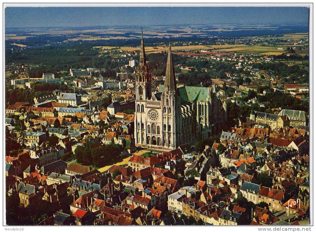 CPSM 28 Chartres  Vue Aérienne De La Cathédrale Photo A Perceval - Chartres