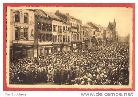 BELGIQUE BINCHE LE CARNAVAL LA FOULE ENORME MASSEE APRES LE PASSAGE DU CORTEGE - Binche