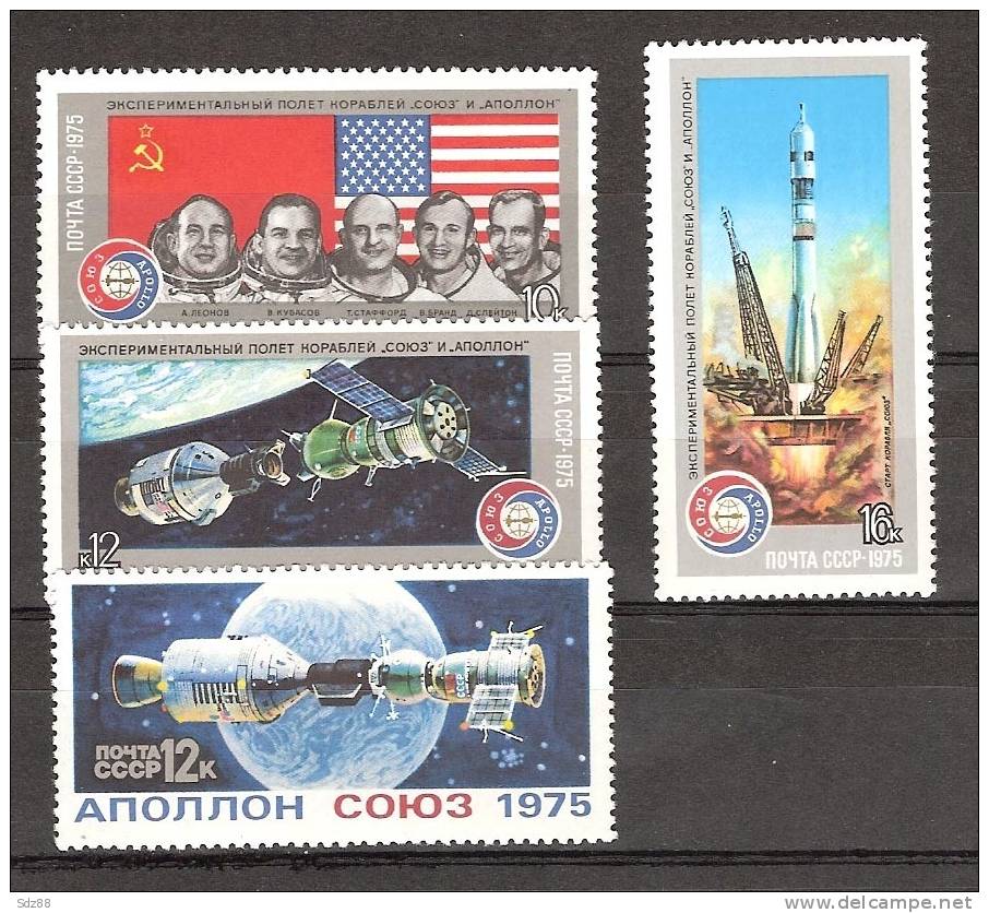 Russie  1975 Espace   Série Complète  YT 4157 à 4160**   Mission Apollo - Soyouz  Satellites Fusée - Russie & URSS