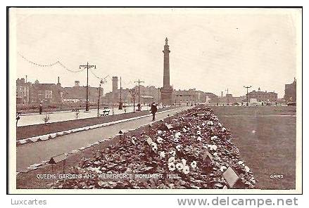 QUEENS GARDENS AND WILBERFORCE MONUMENT .HULL. - Hull