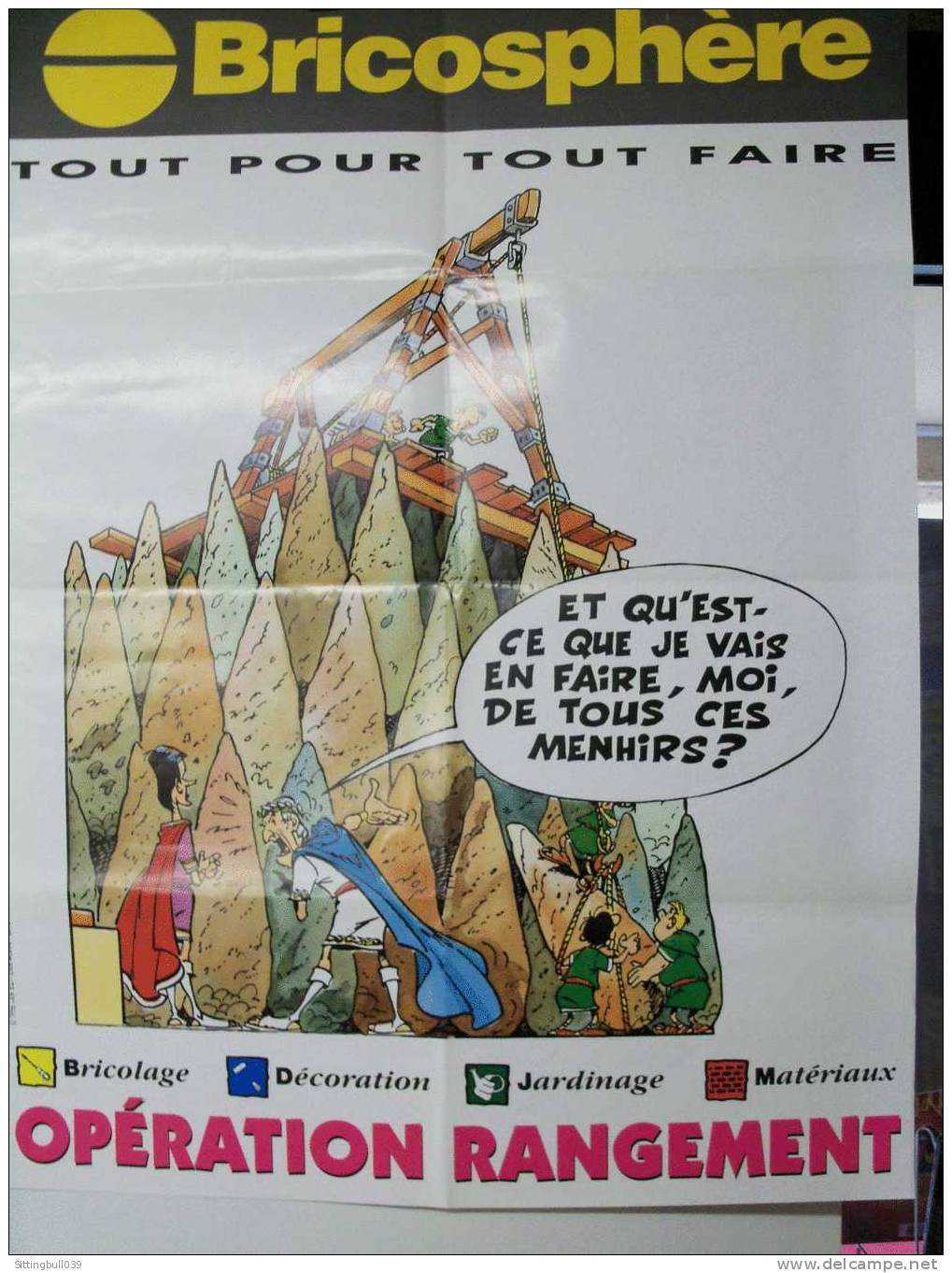 ASTERIX. AFFICHE PUB BRICOSPHÈRE. Opération Rangement. César Et Les Menhirs !. 1996 Ed. Albert René / GOSCINNY - UDERZO - Posters