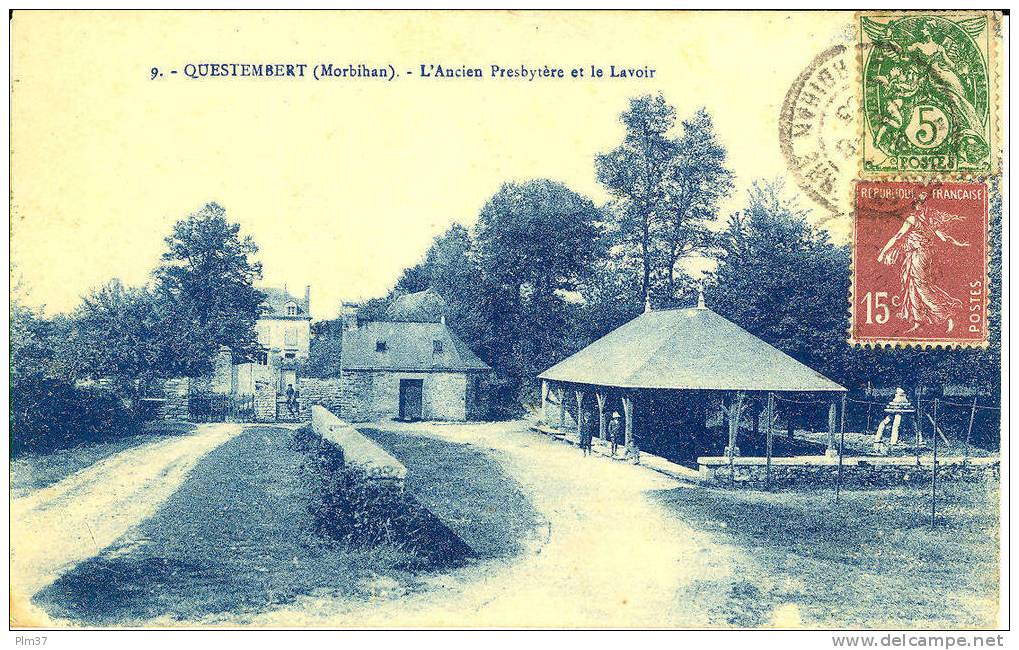 QUESTEMBERT - L'Ancien Presbytère Et Le Lavoir - Questembert