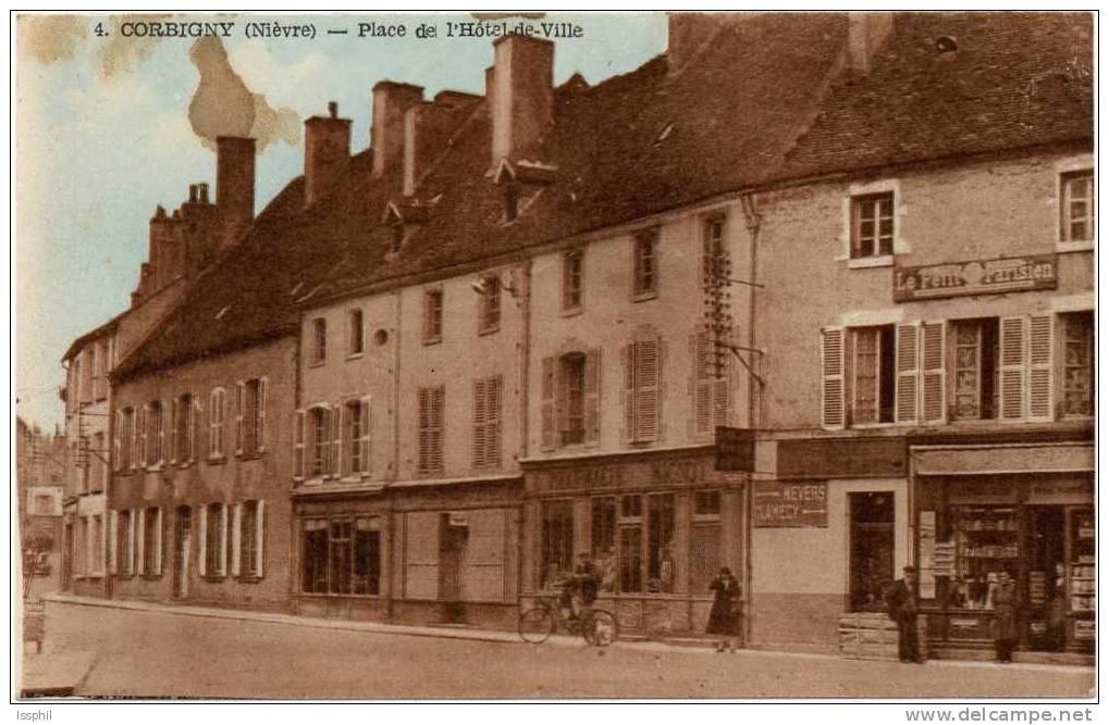 Corbigny (Nièvre) Place De L'Hôtel De Ville - Corbigny