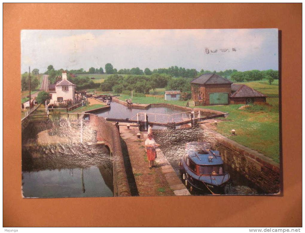 CPA - ANGLETERRE - THE THREE LOCKS - NR. BLETCHLEY - Buckinghamshire