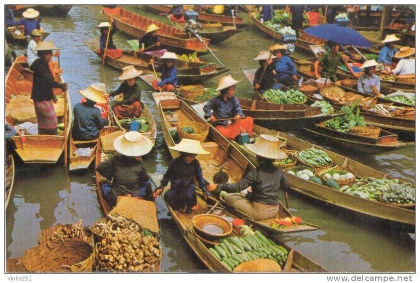 Floating Markets At Damnonsaduok THAILANDE - Thaïlande