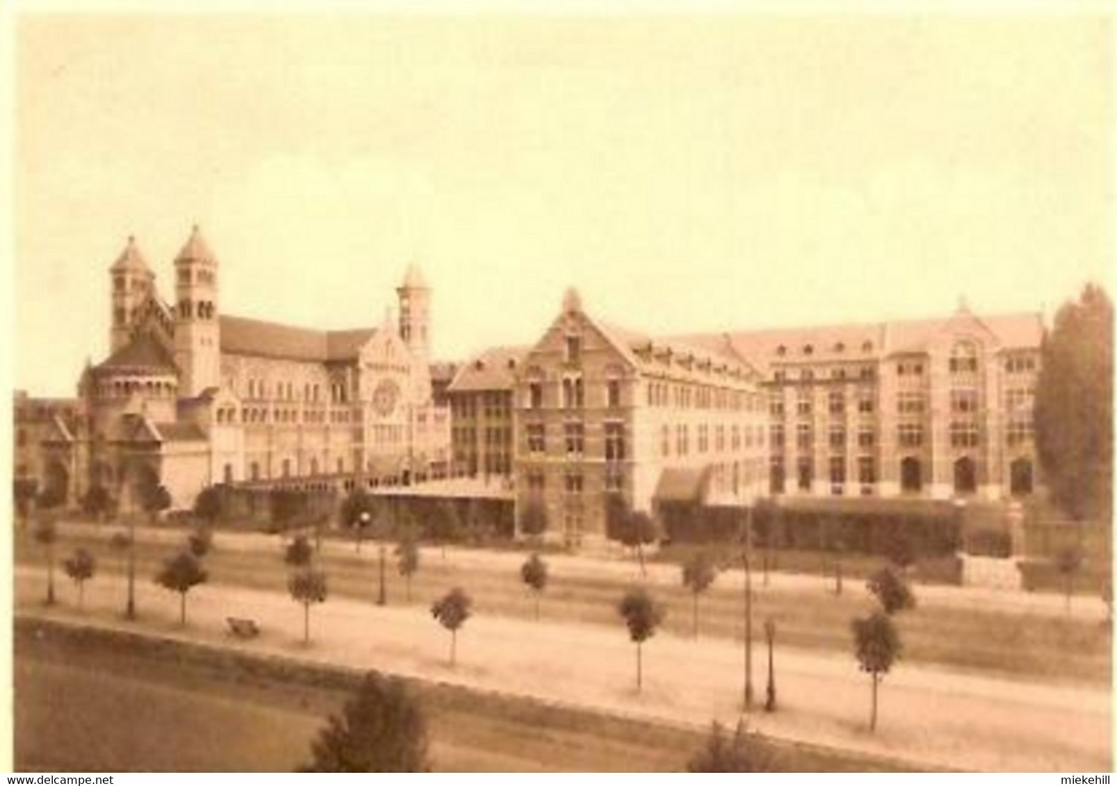 ETTERBEEK-COLLEGE SAINT MICHEL-oblitération Le Pain Nourrit Et Fortifie-brood Voedt En Versterkt - Etterbeek