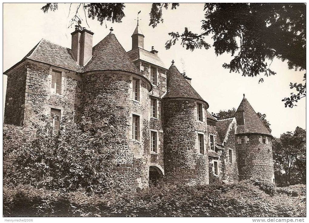 Treigny ( Yonne), Chateau De Ratilly ( Xiii Siècle) , Stages D'été A La Poterie Jeanne Et Norbert Pierlot - Treigny