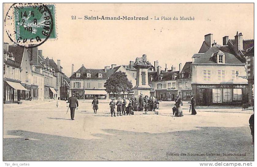 18 - Saint-Amand-Montrond - La Place Du Marché - Saint-Amand-Montrond