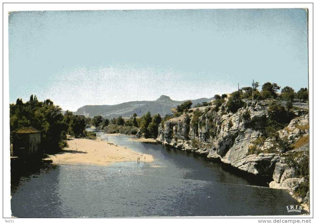 CP  07 Ruoms , L´ Ardèche Et Le Rocher De Sampzon - Ruoms