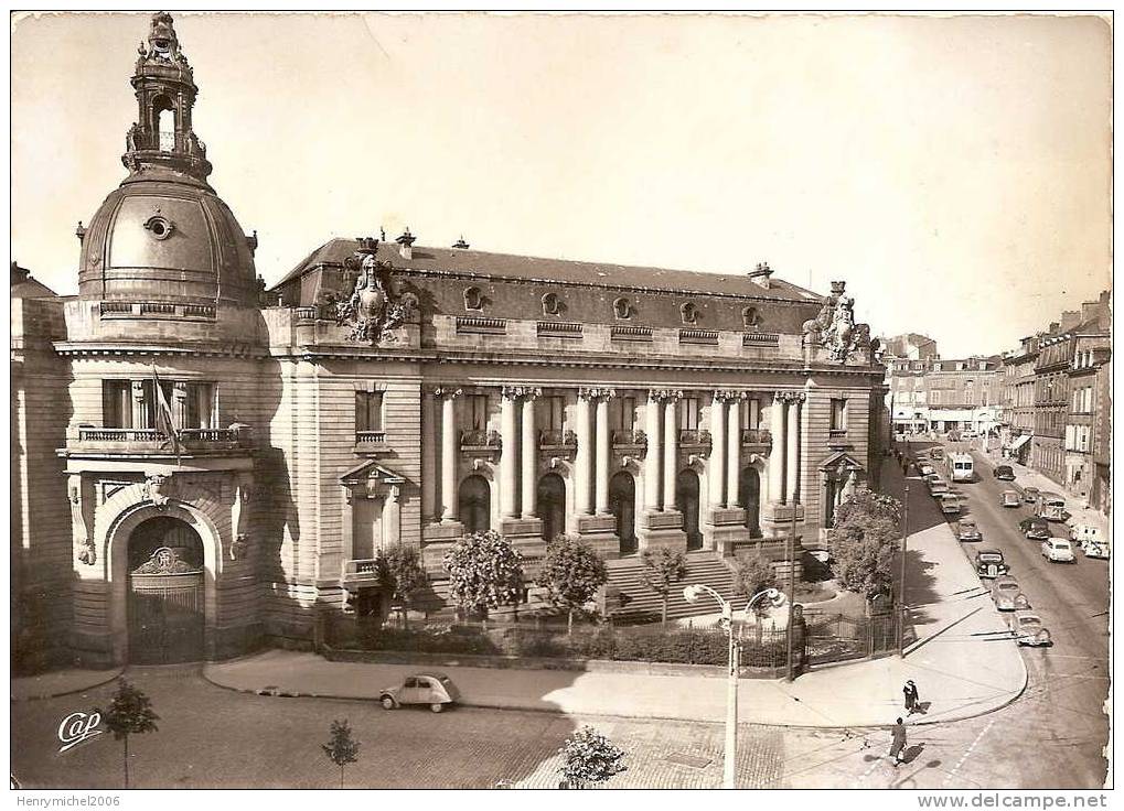 Limoges ( Haute Vienne)  La Préfecture Et Rue - Limoges