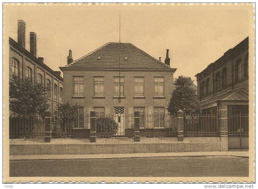 Lovendegem  :  Huis Van Den E.H. Aalmoezenier : Zusters Van Liefde    ( Groot Formaat ) - Lovendegem