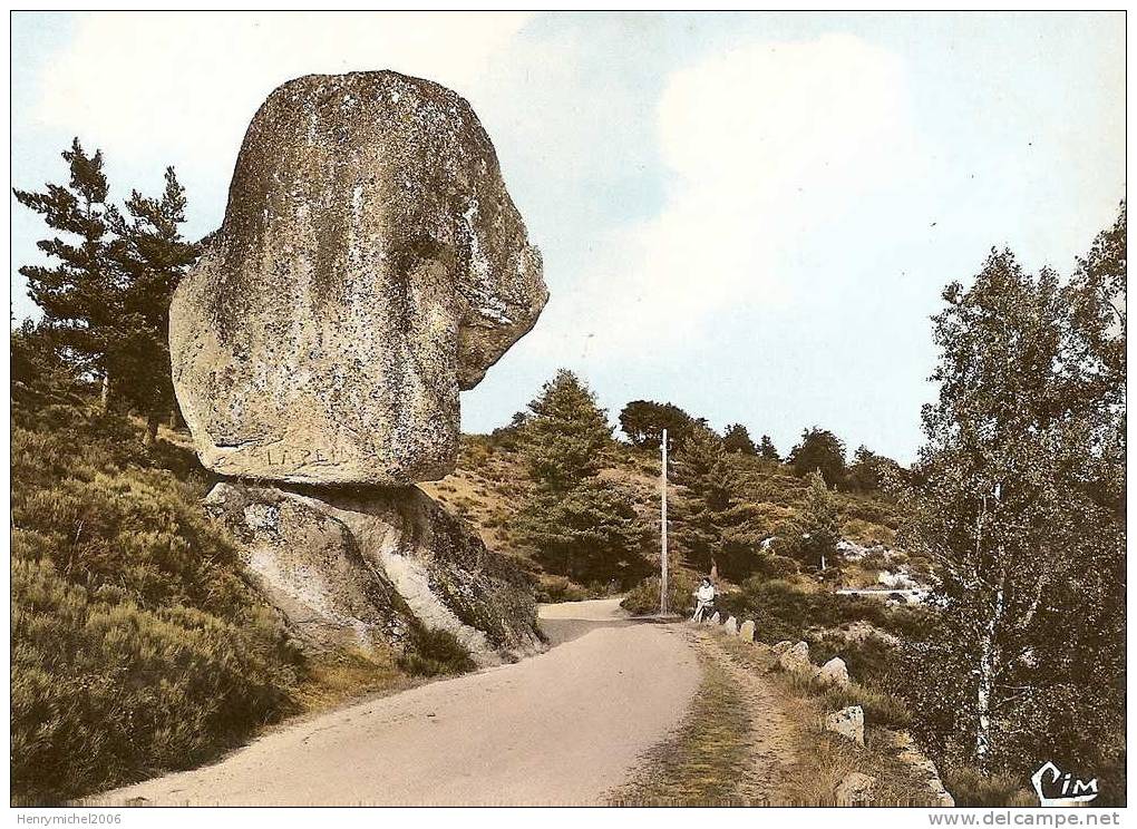 St Amans De Lozere ( Lozere) Le Roc De La Peinche, Photo Combier - Autres & Non Classés